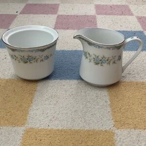 💜 Four Crown Floral Creamer and Sugar Bowl Set